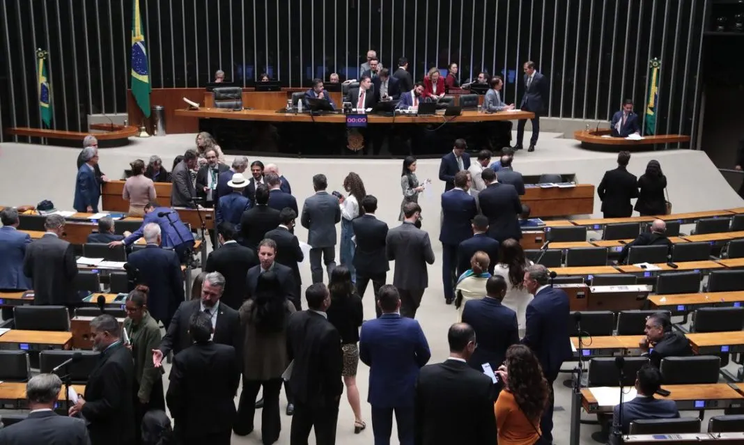 Maioria dos deputados federais catarinenses deve buscar reeleição em 2026 