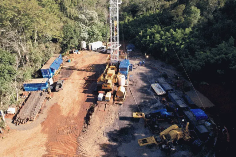 Perfuração de novo poço avança em Porto Vitória