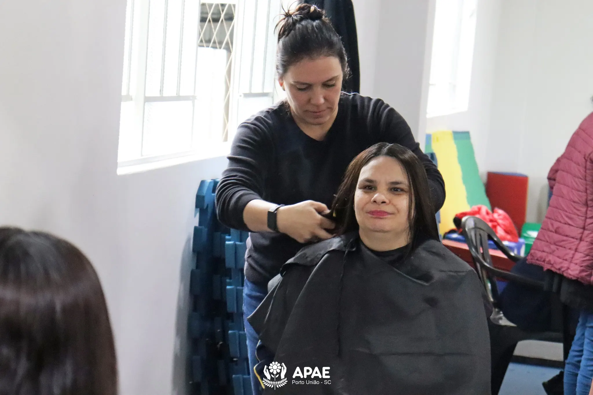 Dia da Beleza promove cuidado e autoestima na APAE de Porto União 