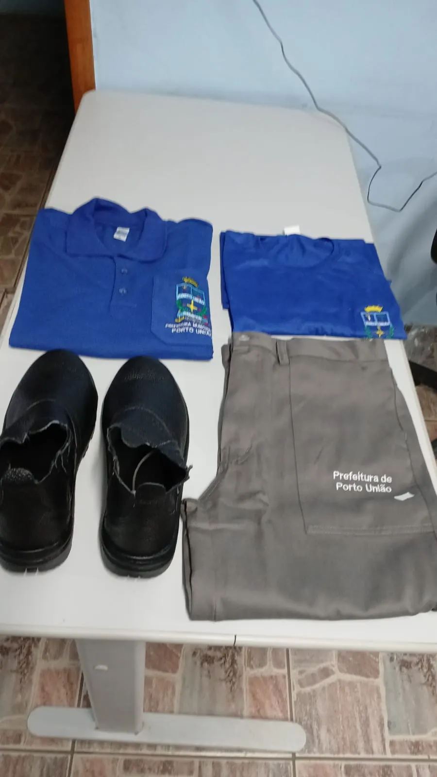 Prefeitura de Porto União entrega 155 kits de uniformes e EPIs para servidores 