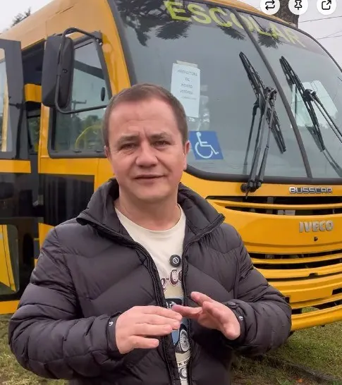 Porto Vitória recebe novo ônibus escolar para reforçar transporte de estudantes 