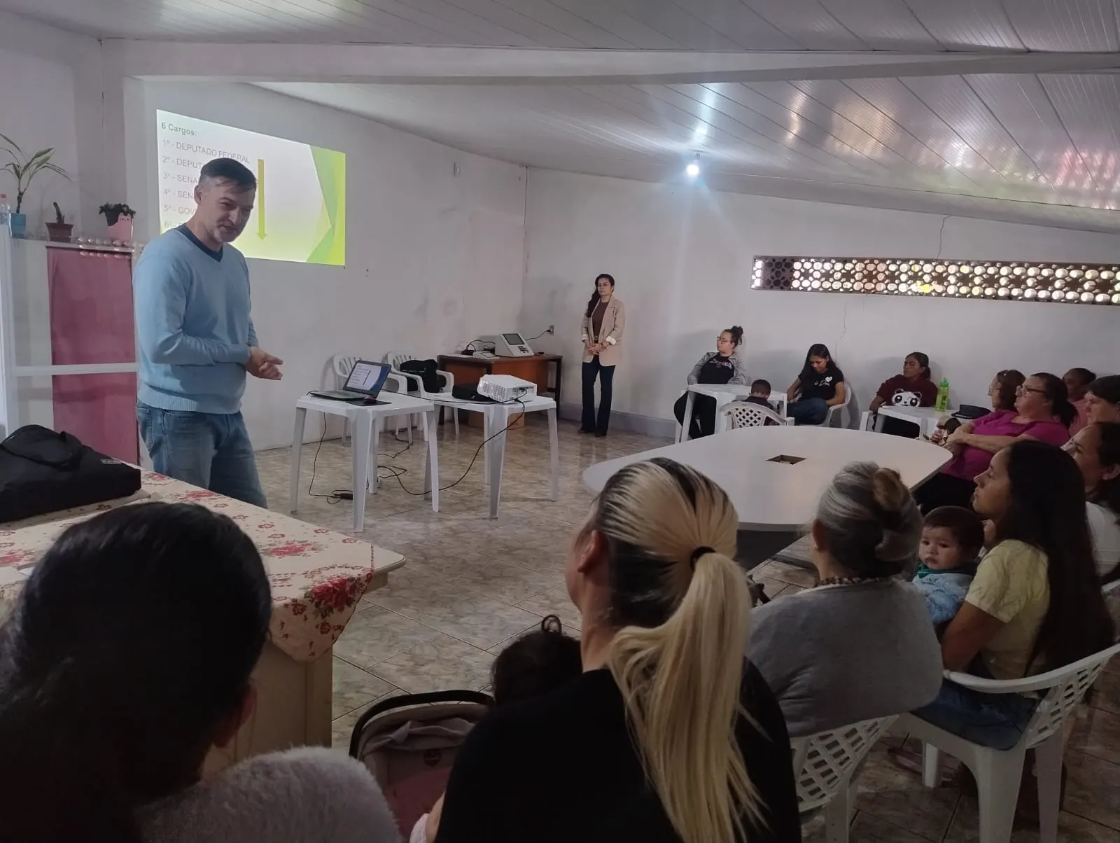 CRAS de União da Vitória promove atividade sobre cidadania em parceria com o TRE 