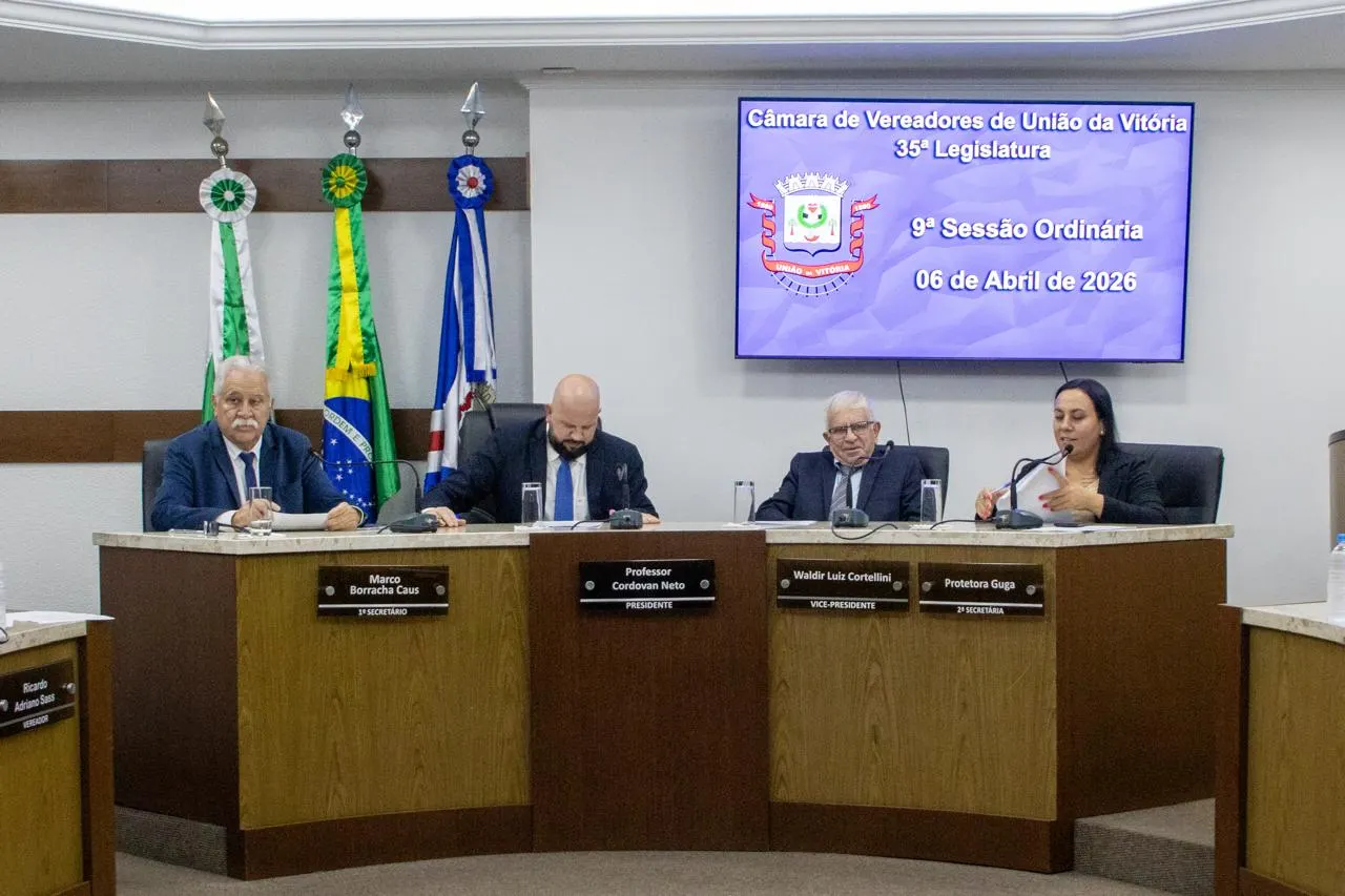 Câmara aprova projetos e debate demandas locais