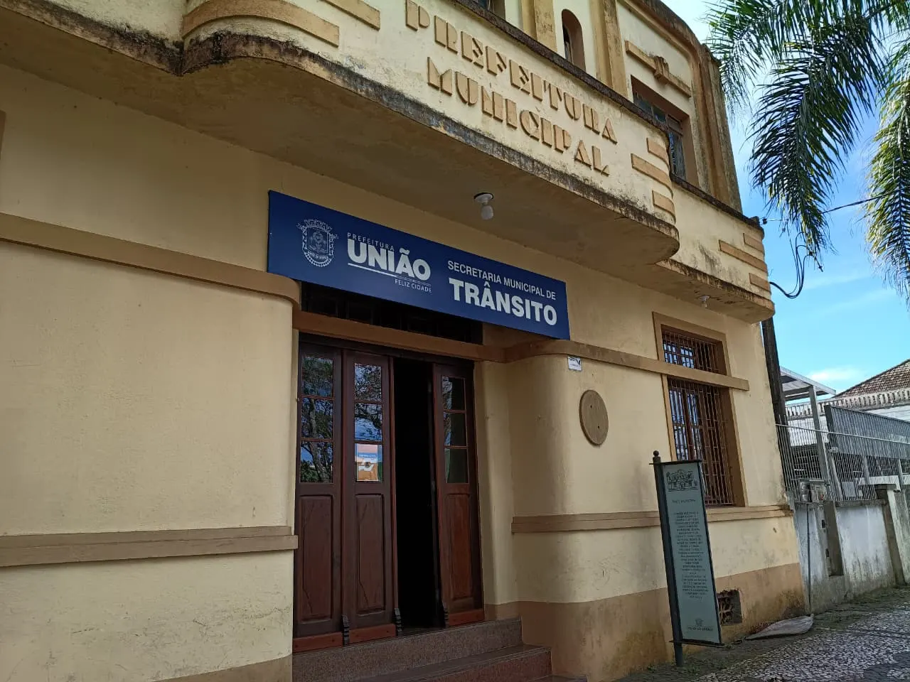 Famílias atingidas pela cheia devem realizar cadastro na Defesa Civil para solicitar cesta básica 