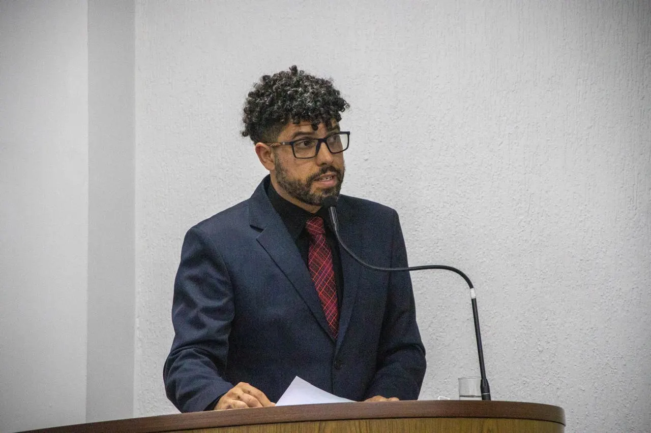 Vereadores reforçam apoio aos professores após debate sobre lei de 2013