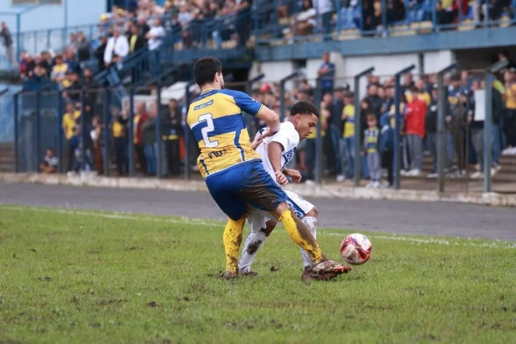 Iguaçu vence Iraty e mantém 100% de aproveitamento no Grupo A 