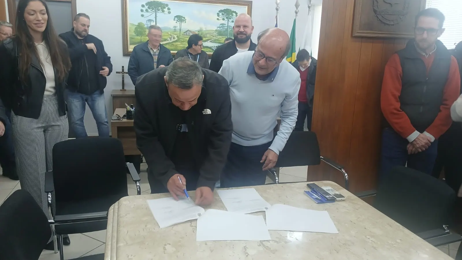 Governo autoriza revitalização da Bento Munhoz e anuncia novos investimentos em infraestrutura no município 