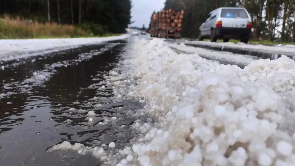 General Carneiro registra 0,4°C e Paraná tem amanhecer mais frio do ano com chuva congelada 