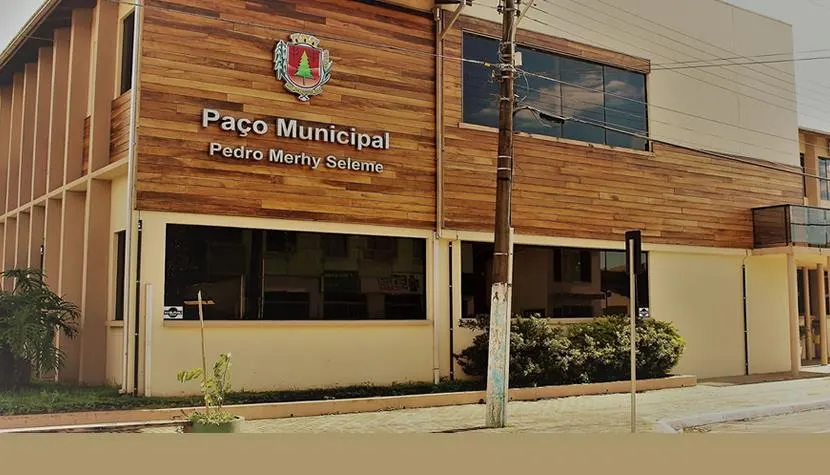 Três Barras abre concurso público com salários de até R$ 9,2 mil