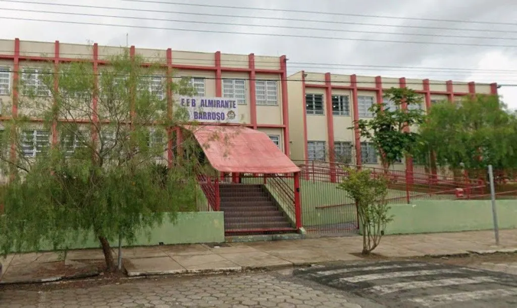 Alunos envolvidos em casos com armas são transferidos em escola de Canoinhas 