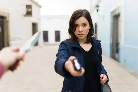 Dr. Vicente pede agilidade na análise de projeto que autoriza armas de eletrochoque para mulheres 